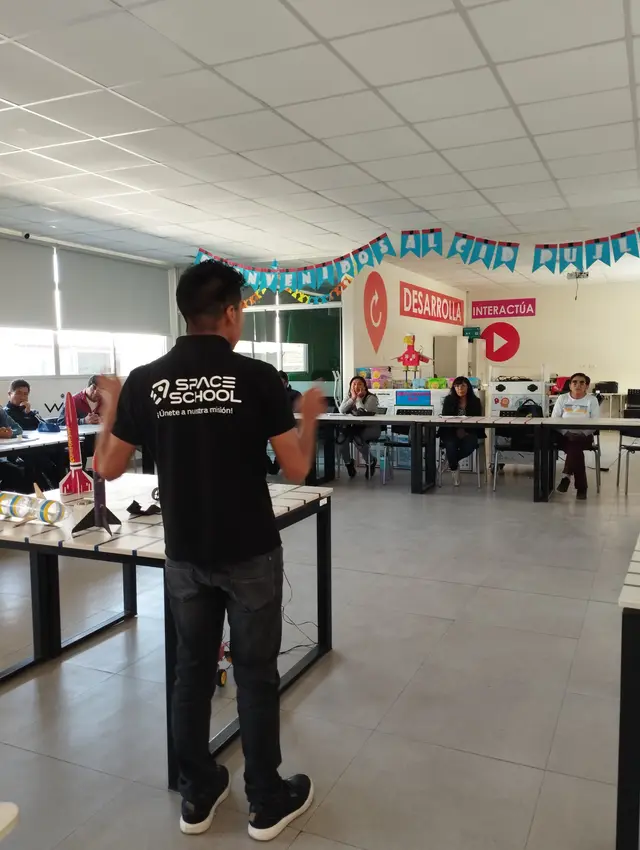 Capacitación docente de Space School